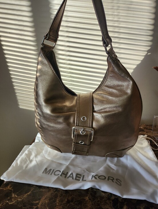 MICHAEL Michael Kors Handbags - Michael Kors Metallic Gold Leather Shoulder Hobo GUC